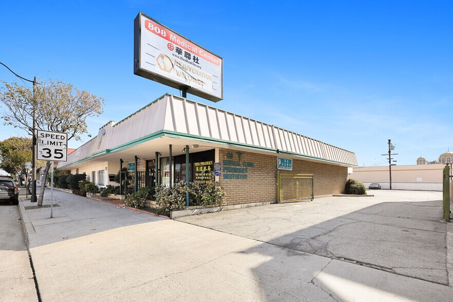 808-810 E Valley Blvd, San Gabriel, CA à vendre - Photo de l’immeuble – Image 3 sur 11