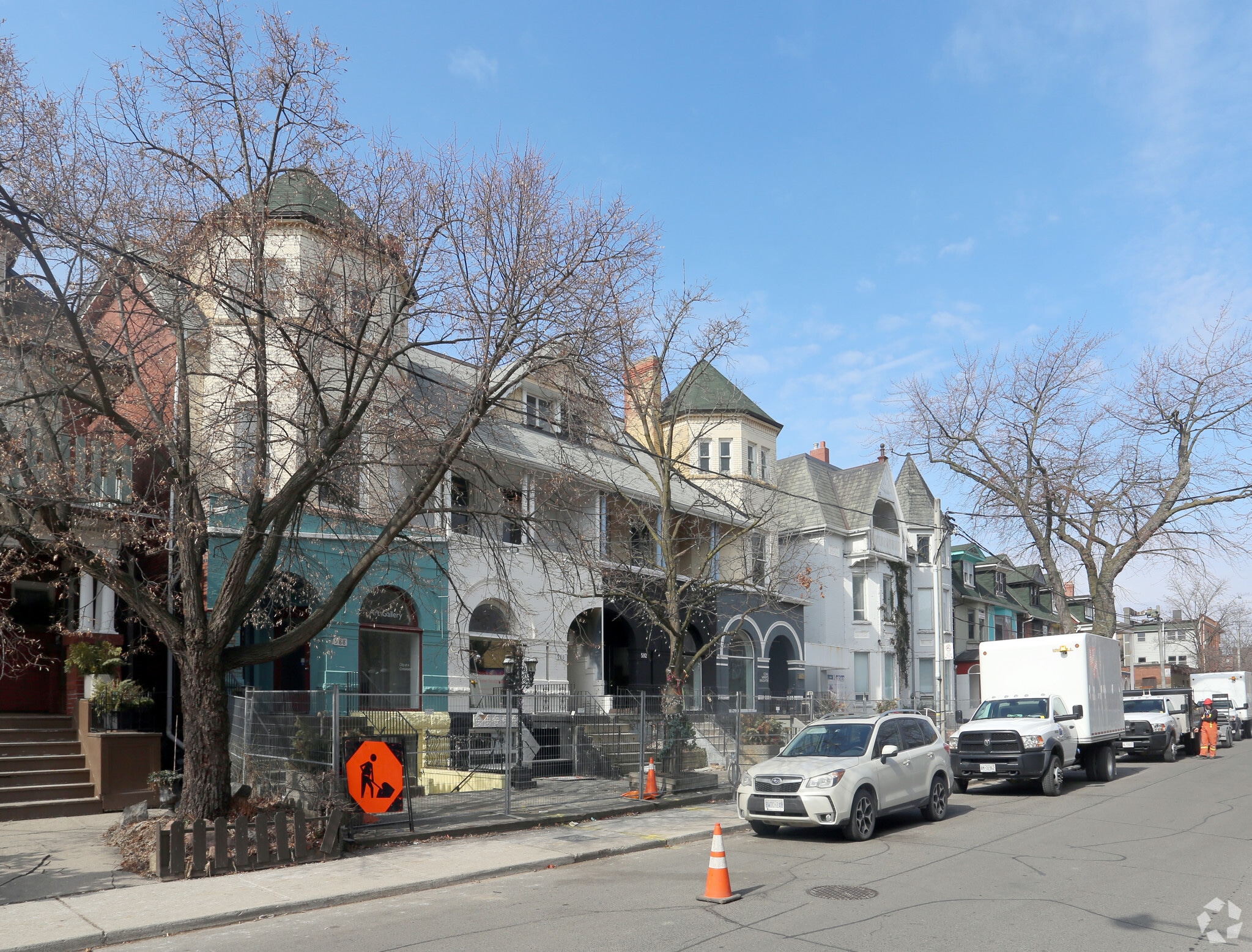 596 Markham St, Toronto, ON à louer Photo principale– Image 1 sur 3