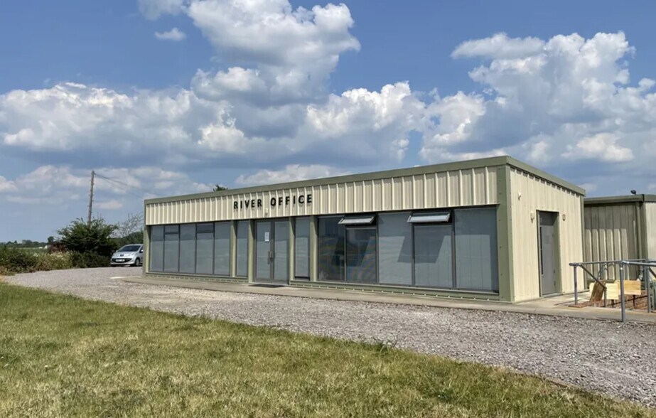 Epney, Gloucester à vendre - Photo principale – Image 1 sur 1