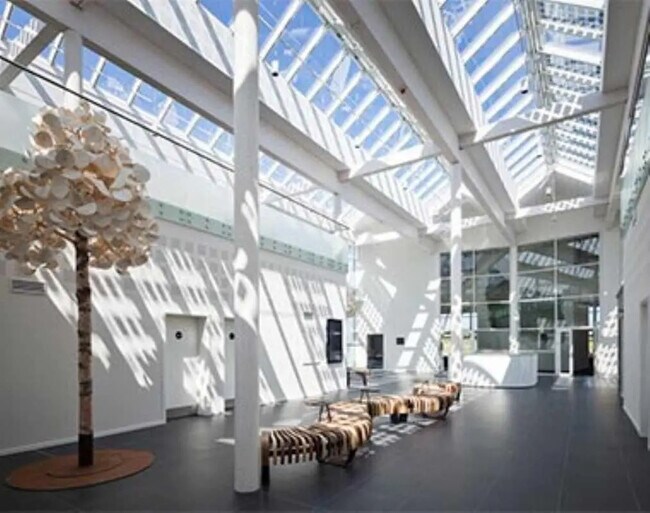 Plus de détails pour Local commercial à louer