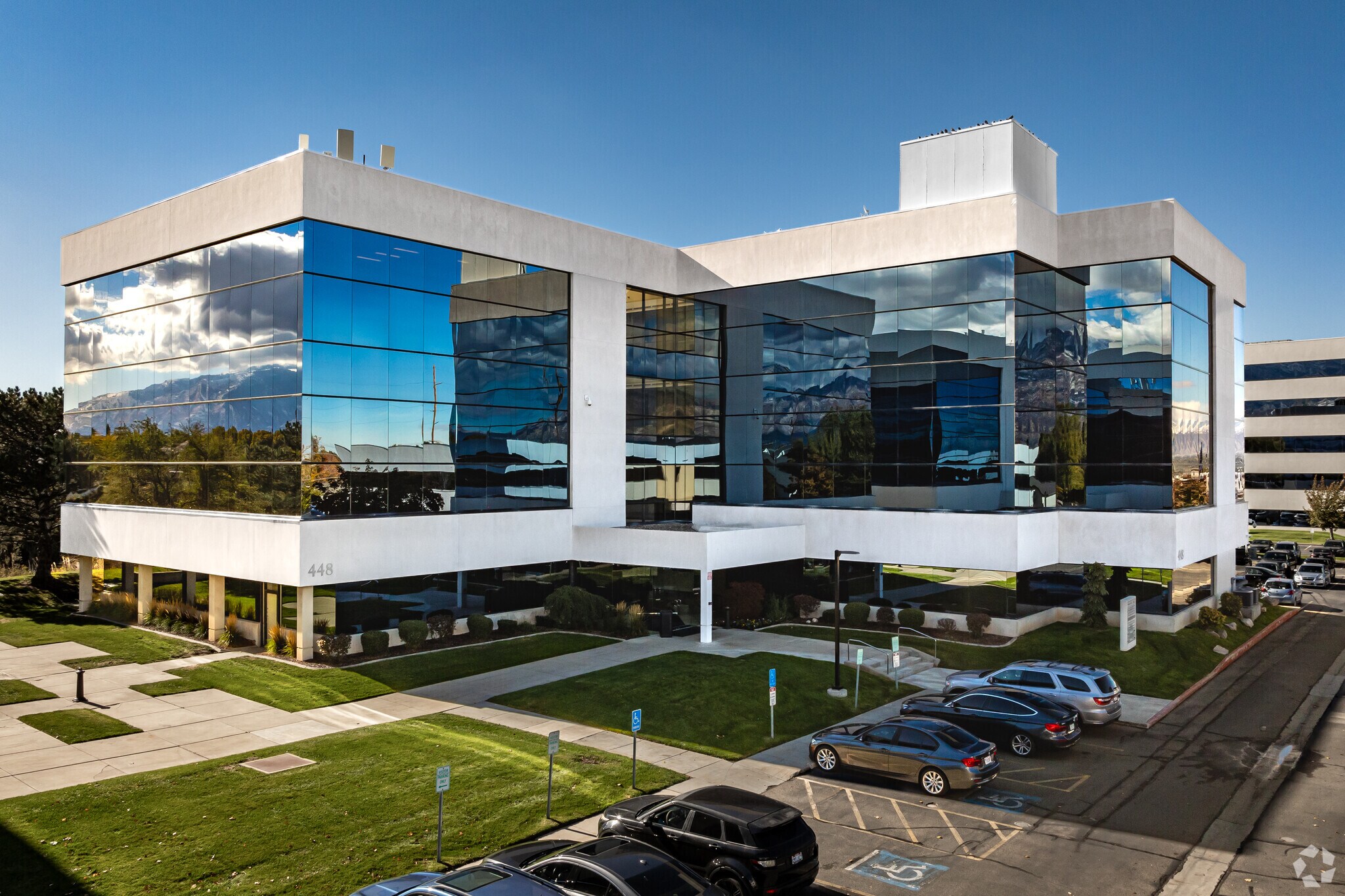 480 E Winchester St, Murray, UT à louer Photo principale– Image 1 sur 16