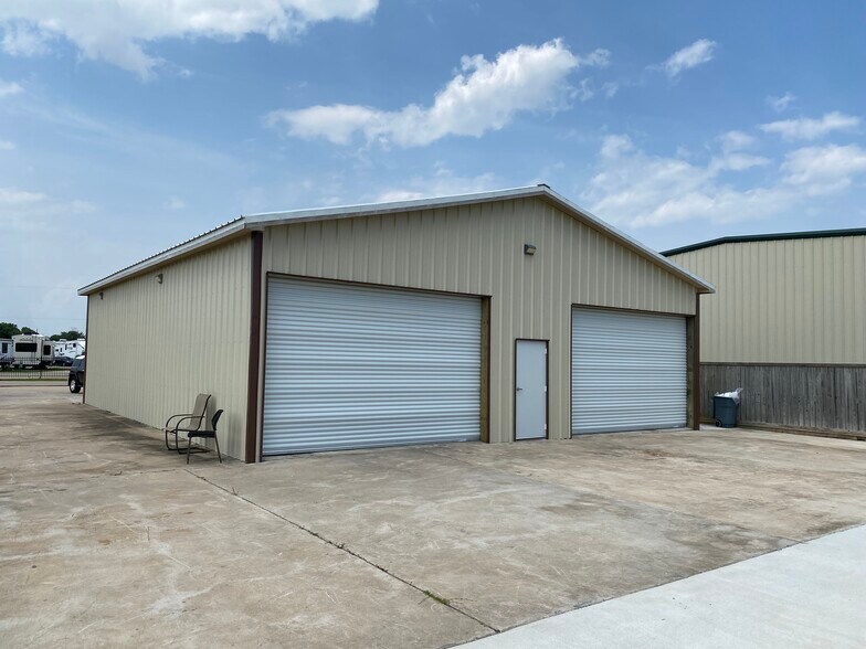 131 Cora St, Freeport, TX à louer - Photo de l’immeuble – Image 2 sur 4