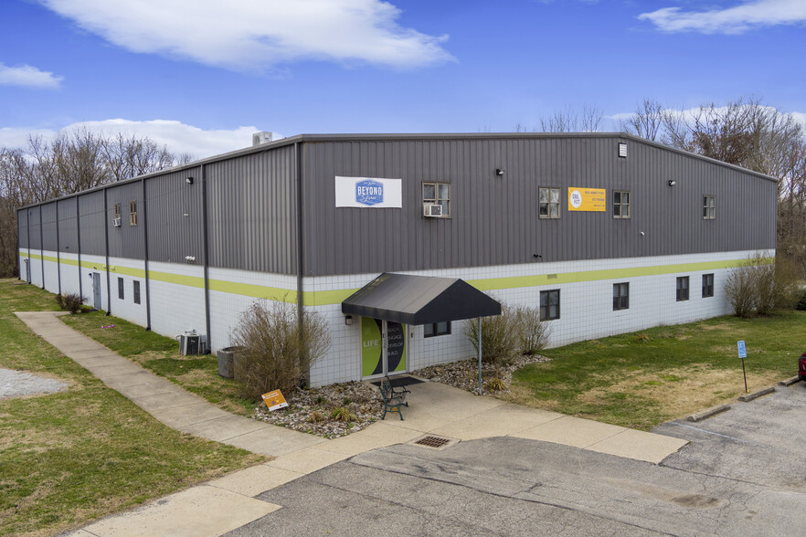 11515 Highway 31, Sellersburg, IN à louer - Photo principale – Image 1 sur 37