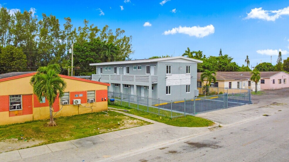 1430 NW 2nd Ave, Florida City, FL à vendre - Photo de l’immeuble – Image 2 sur 46