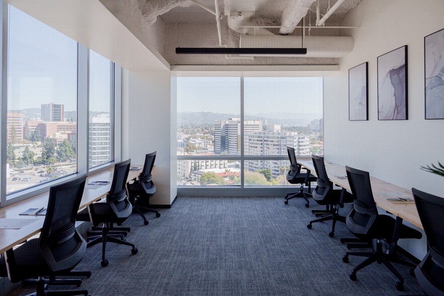 1100 Glendon Ave, Los Angeles, CA à louer - Photo intérieure – Image 1 sur 8