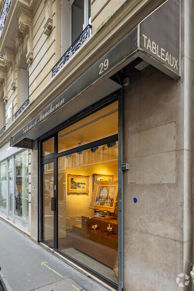 29 Rue De Miromesnil, Paris à louer - Photo de l’immeuble – Image 3 sur 8