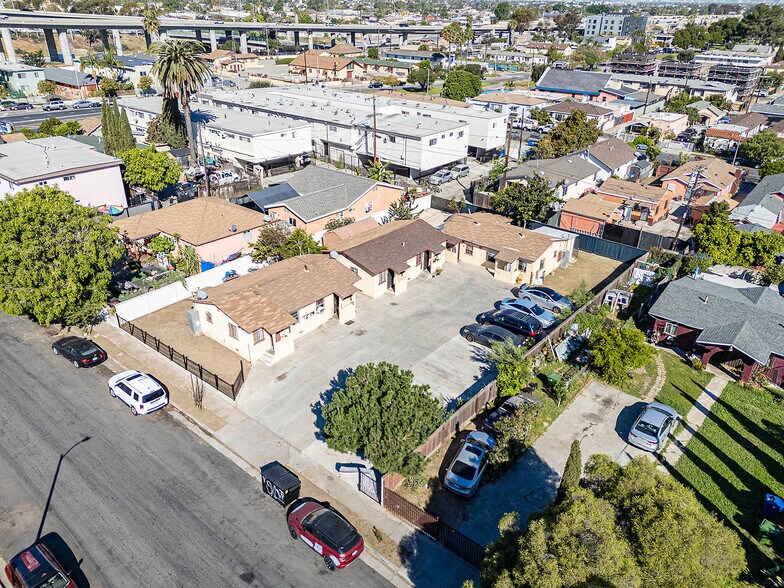 239 W 113th St, Los Angeles, CA à vendre - Photo de l’immeuble – Image 2 sur 8