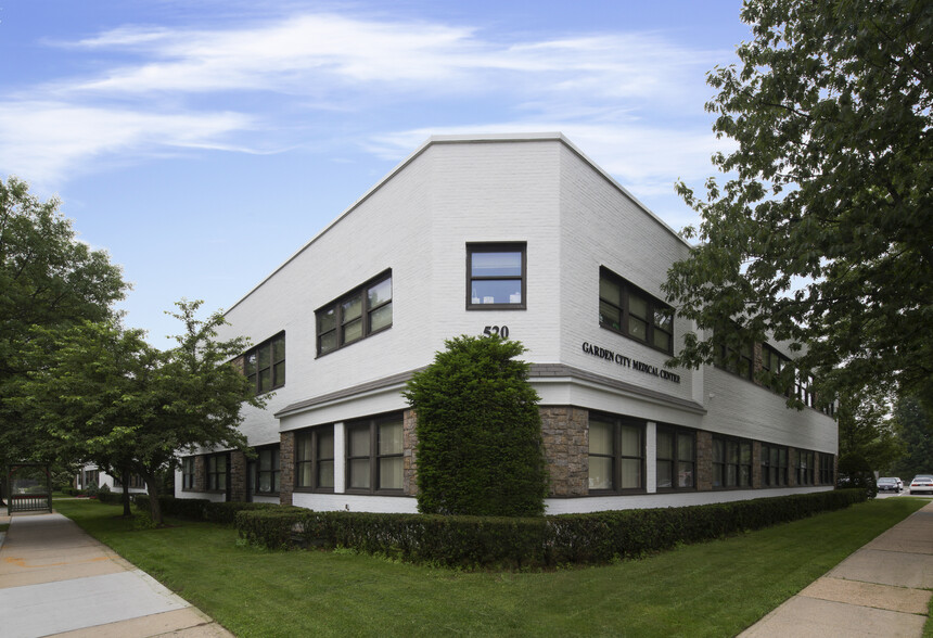 520 Franklin Ave, Garden City, NY à louer - Photo de l’immeuble – Image 3 sur 20