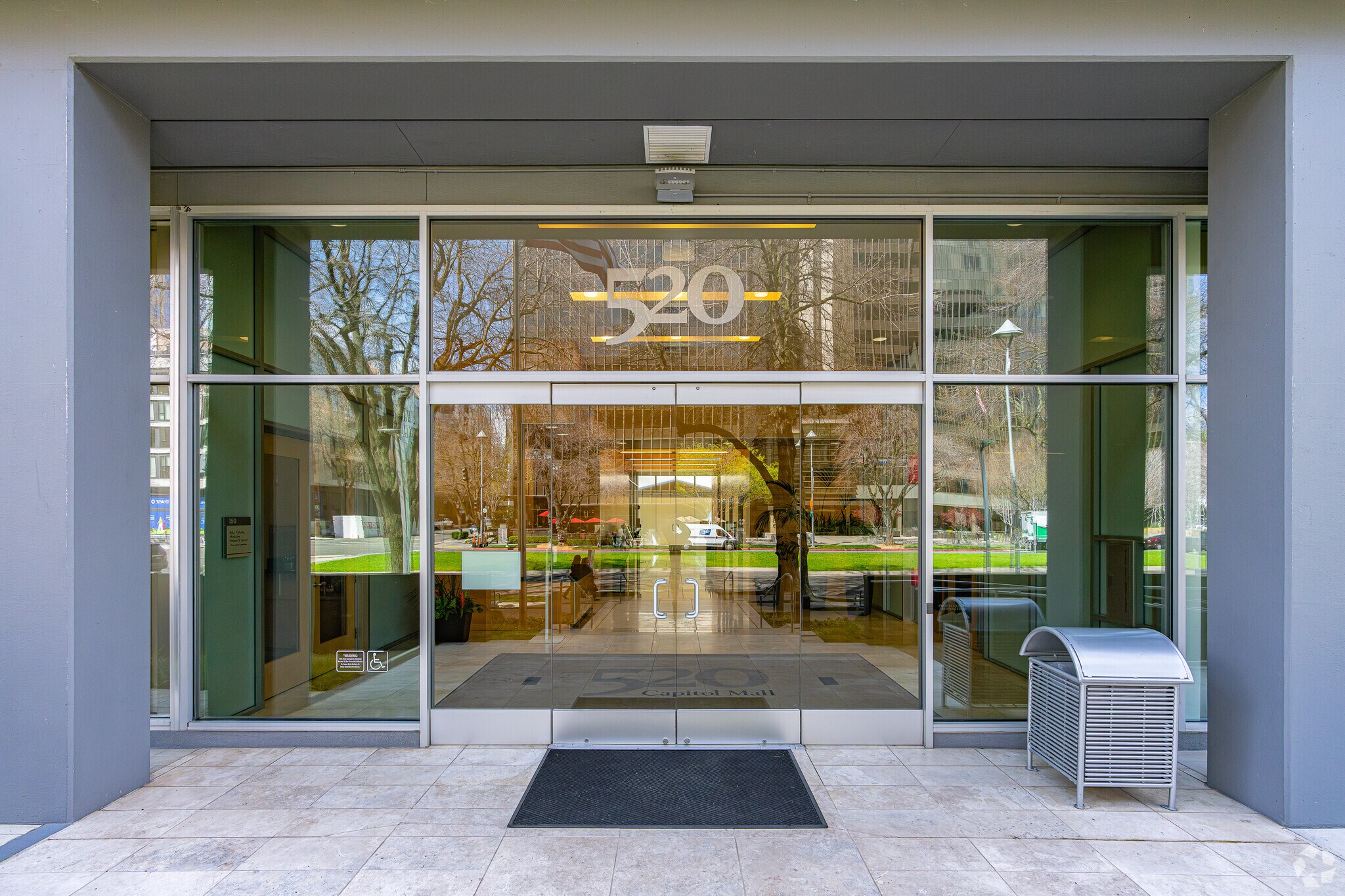 520 Capitol Mall, Sacramento, CA à louer Photo principale– Image 1 sur 9