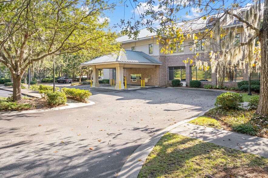2 Westbury Park Way, Bluffton, SC à louer - Photo de l’immeuble – Image 2 sur 8