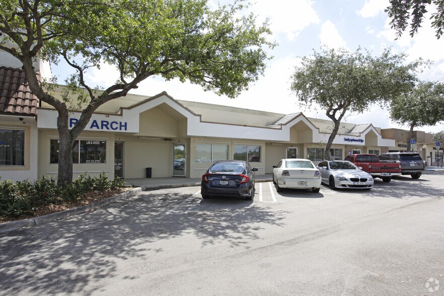 11540 Wiles Rd, Coral Springs, FL à louer - Photo de l’immeuble – Image 2 sur 4