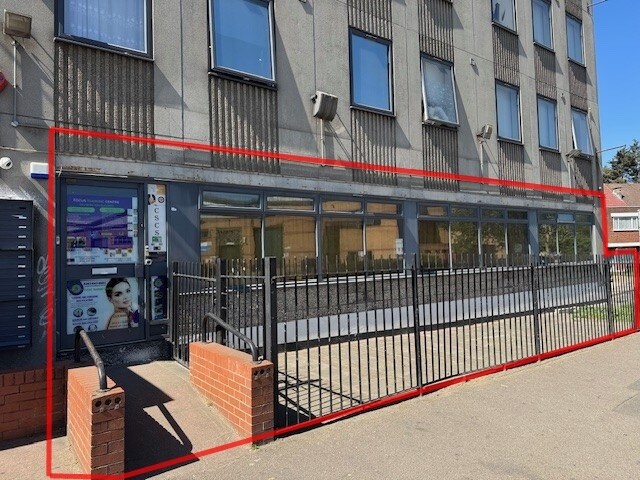119 Neasden Ln, Londres à louer - Photo de l’immeuble – Image 2 sur 5