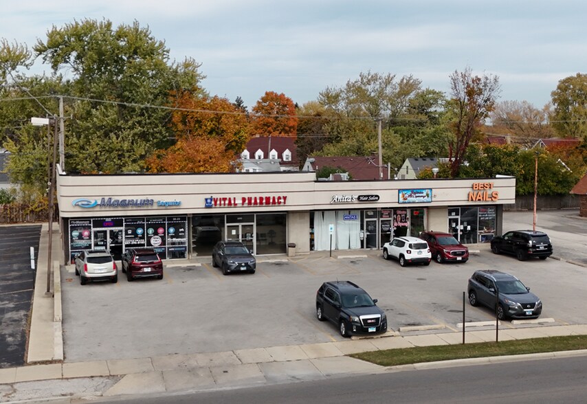 2304-2312 Grand Ave, Waukegan, IL à louer - Photo de l’immeuble – Image 2 sur 9
