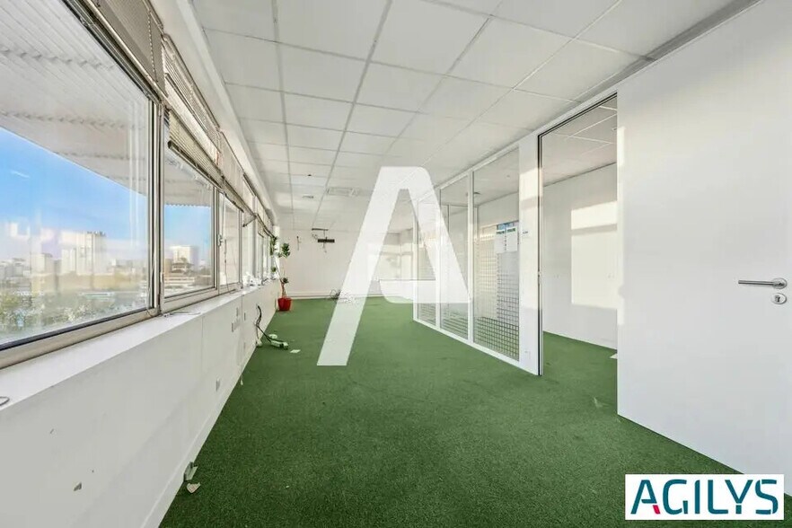 Bureau dans Alfortville à louer - Photo de l’immeuble – Image 1 sur 8