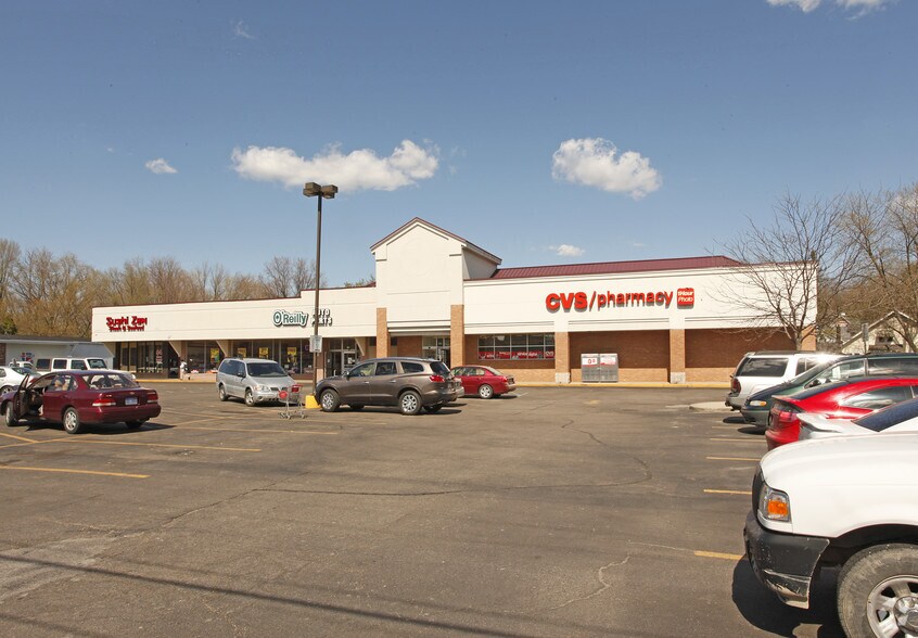 106-114 W Grand River Ave, Brighton, MI à louer - Photo principale – Image 1 sur 3