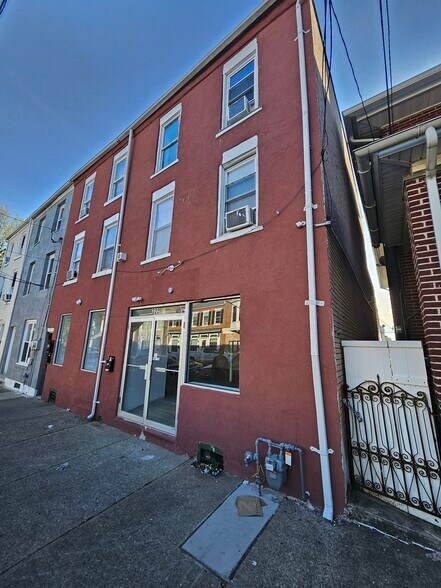 322 Ridge Ave, Allentown, PA à vendre - Photo de l’immeuble – Image 2 sur 6