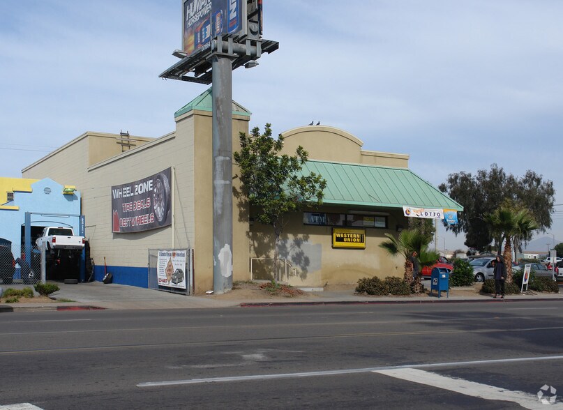 688 Hollister St, San Diego, CA à louer - Photo de l’immeuble – Image 3 sur 4