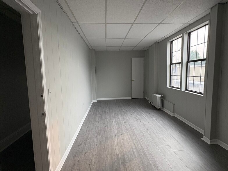 354 Bloomfield Ave, Caldwell, NJ à louer - Photo intérieure – Image 3 sur 11