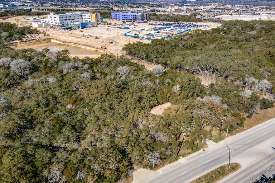 5215 Rogers Rd, San Antonio, TX à vendre - Photo de l’immeuble – Image 3 sur 7
