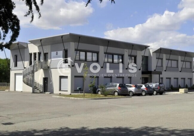 Plus de détails pour 119 Route D'Heyrieux, Saint-Priest - Bureau, Local d'activités à louer