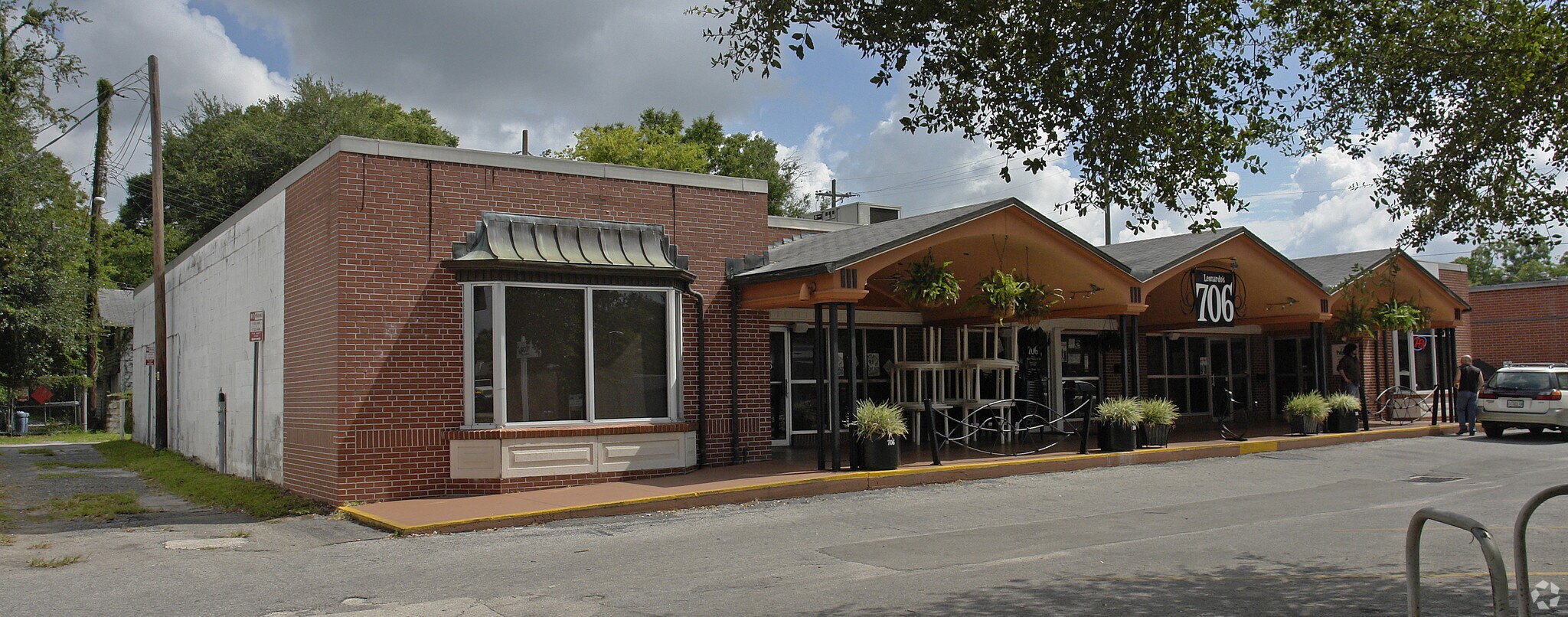 702 W University Ave, Gainesville, FL à louer Photo principale– Image 1 sur 7