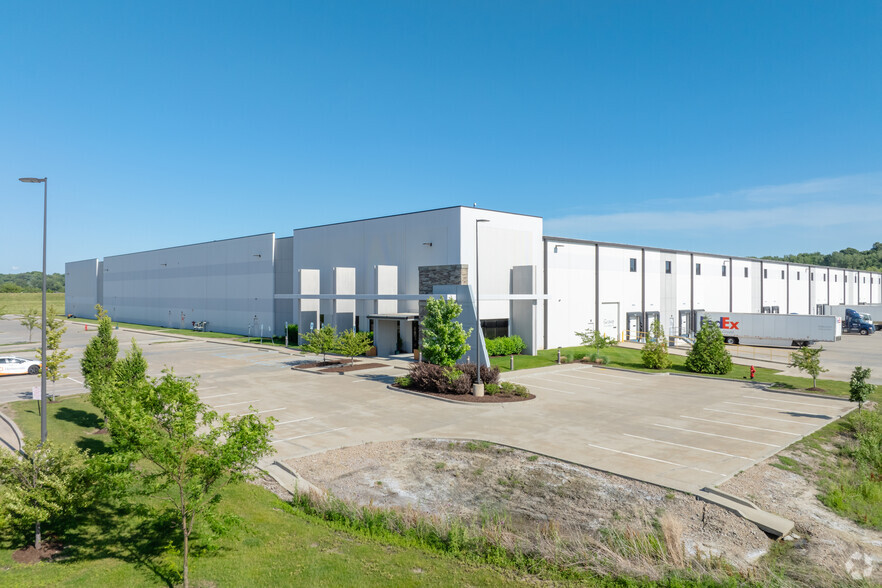 1000 Premier Pky, Saint Peters, MO à louer - Photo de l’immeuble – Image 1 sur 5