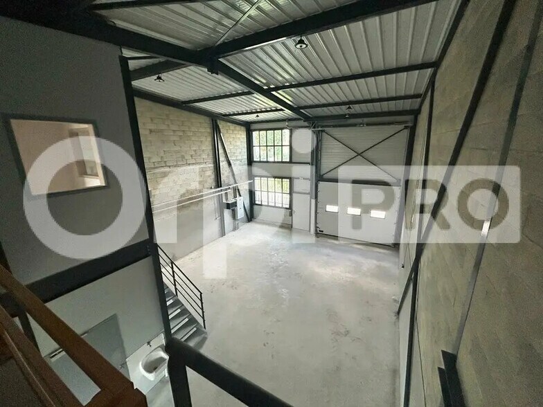 Local d’activités dans Ormoy à louer - Photo intérieure – Image 2 sur 6