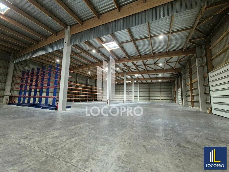 Local d'activités dans Le Thor à vendre - Photo intérieure – Image 3 sur 8