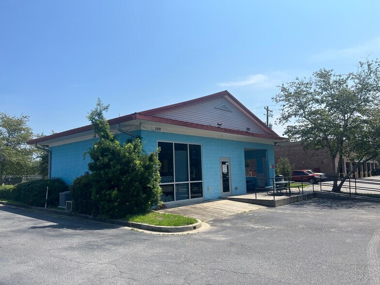329 E 5th North St, Summerville, SC à louer - Photo de l’immeuble – Image 2 sur 7