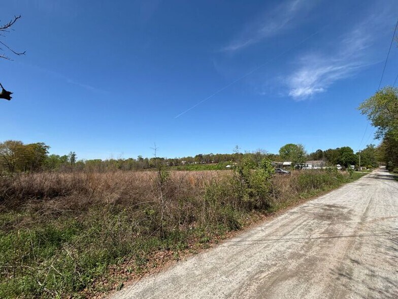 184 Half Moon Rd, Wellford, SC à vendre - Photo de l’immeuble – Image 2 sur 5