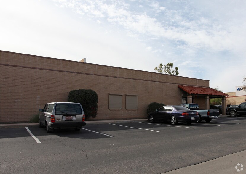 4 CONTIGUOUS WAREHOUSE / OFFICE FLEX portefeuille de 4 biens à vendre sur LoopNet.fr - Photo principale – Image 3 sur 4