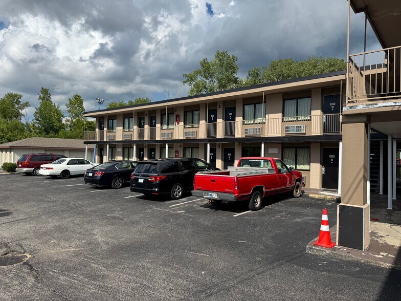 4201 US 41, Evansville, IN à vendre - Photo de l’immeuble – Image 2 sur 11