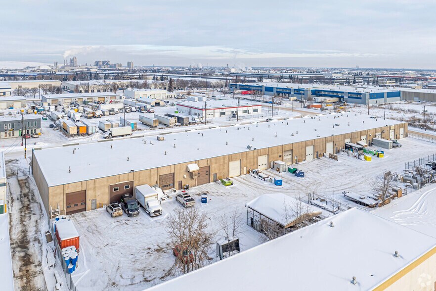 16669 113 Av NW, Edmonton, AB à louer - Aérien – Image 3 sur 3