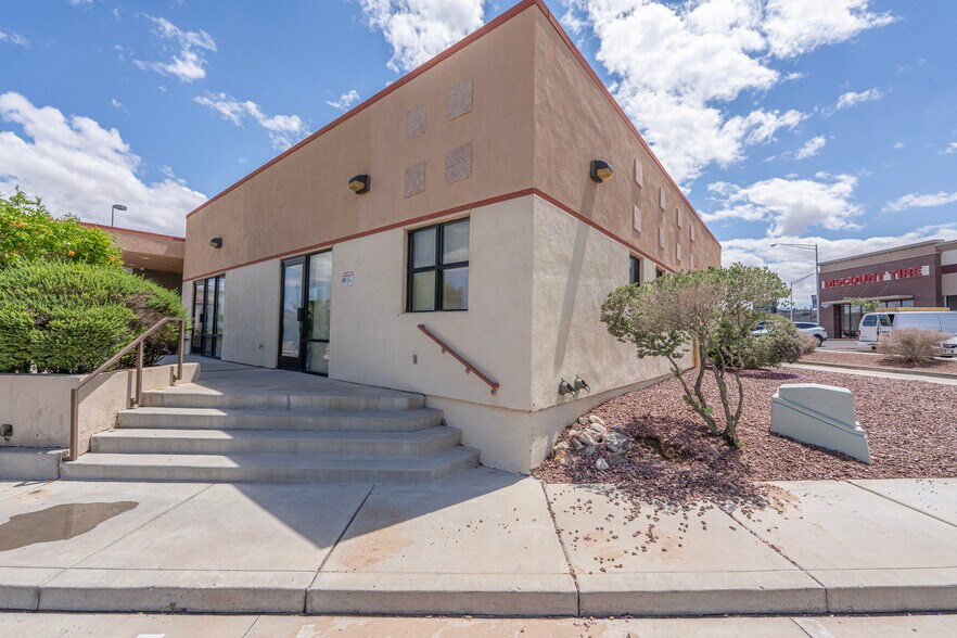 3651 Highway 95, Bullhead City, AZ à louer - Photo de l’immeuble – Image 1 sur 21