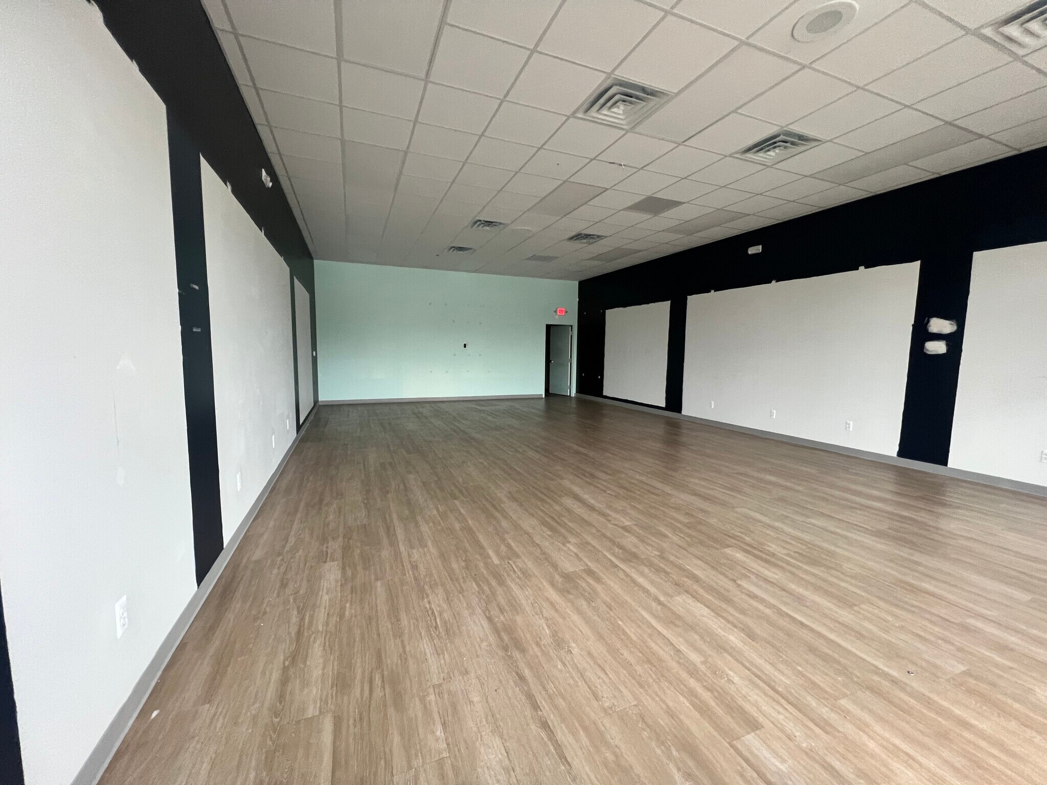 11-47 S Cass Lake Rd, Waterford, MI à louer Photo intérieure– Image 1 sur 3