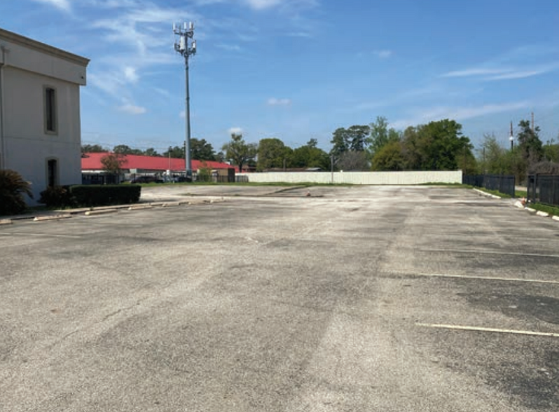 1700 FM 1960 Rd W, Houston, TX à louer - Photo de l’immeuble – Image 3 sur 6