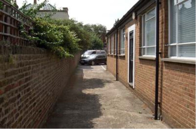 42 Upper Richmond Rd W, Londres à louer - Photo de l’immeuble – Image 2 sur 7