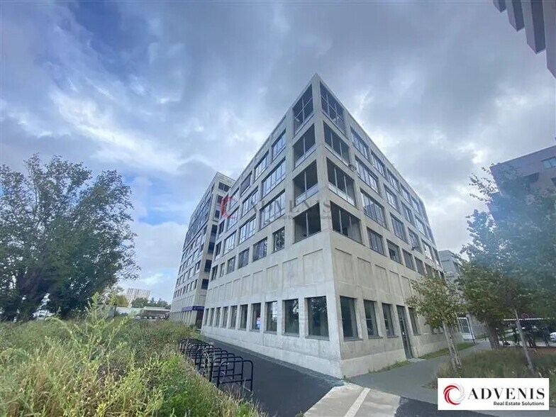 Bureau dans Bordeaux à louer - Photo de l’immeuble – Image 2 sur 8