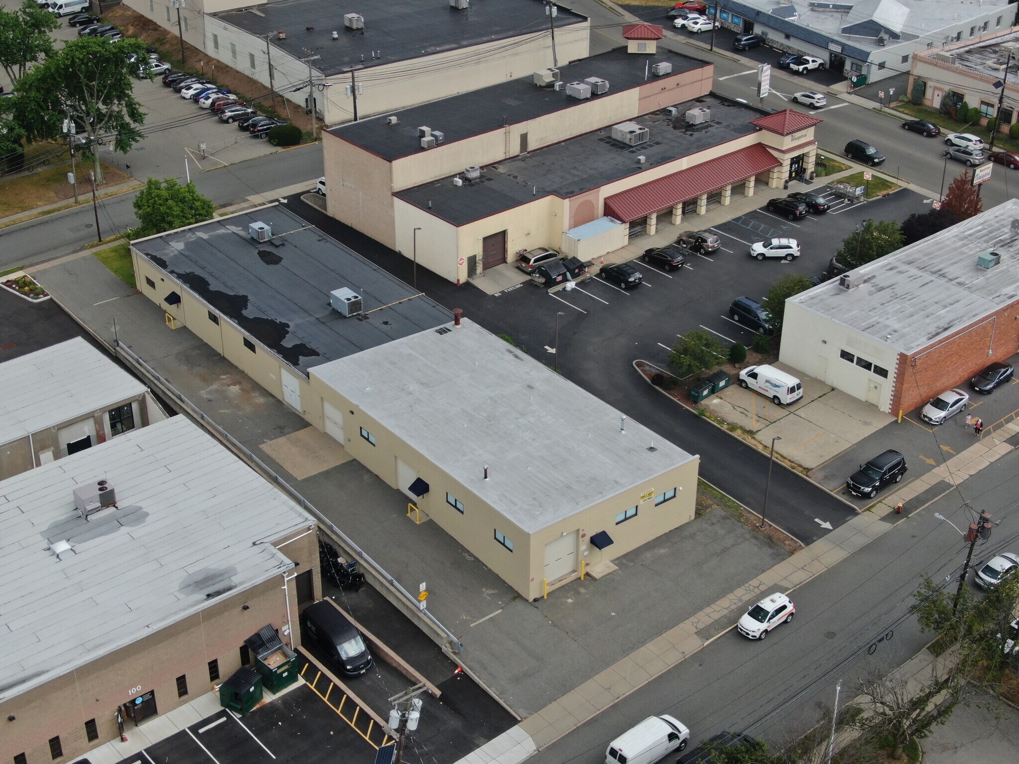 20 Industrial St W, Clifton, NJ à louer Photo principale– Image 1 sur 9