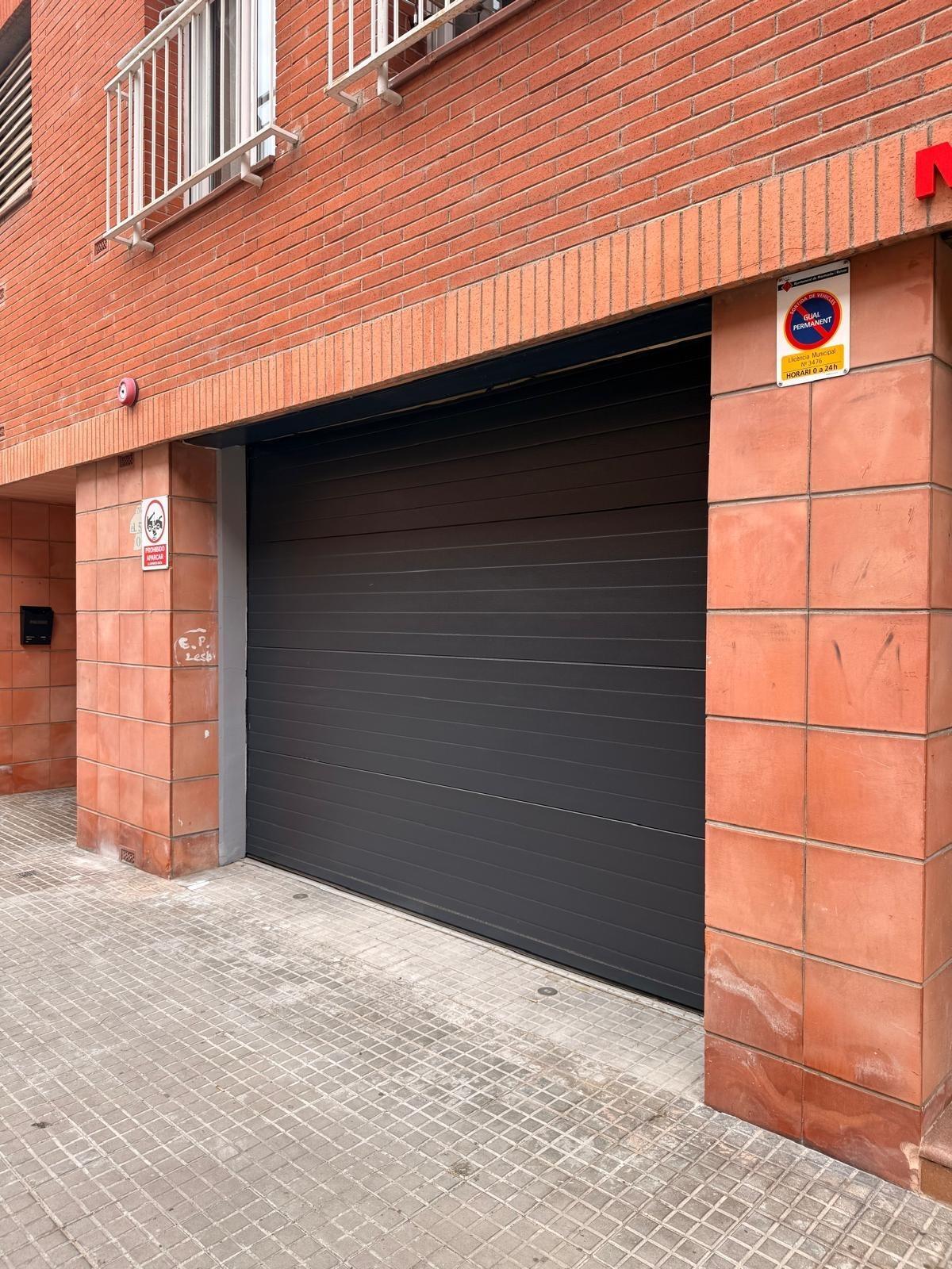 Local commercial dans Montcada i Reixac, Barcelona à louer Photo de l’immeuble– Image 1 sur 5