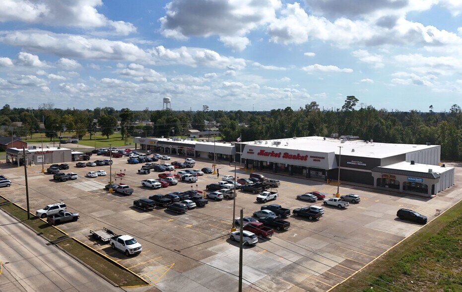 2231 Maplewood Dr, Sulphur, LA à louer - Photo principale – Image 1 sur 2