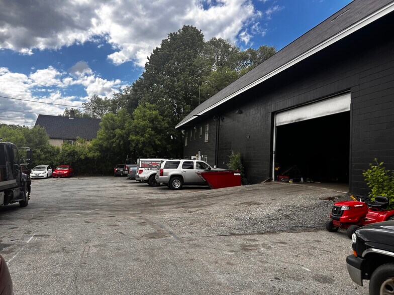 57 Whipple St, Lewiston, ME à vendre - Photo de l’immeuble – Image 2 sur 8