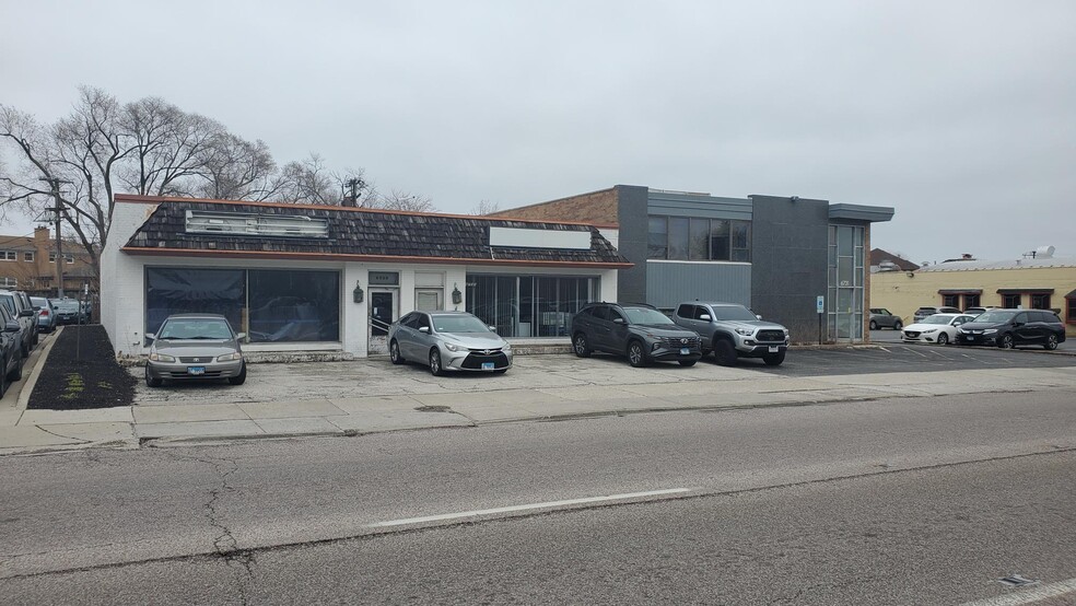 6735 N Lincoln Ave, Lincolnwood, IL à vendre - Photo de l’immeuble – Image 2 sur 7