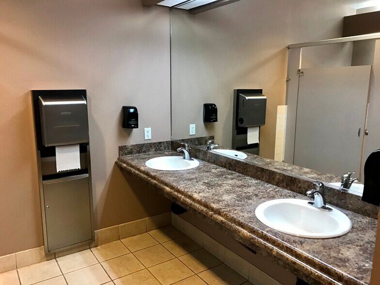 5700 E Franklin Rd, Nampa, ID à louer - Photo intérieure – Image 3 sur 11
