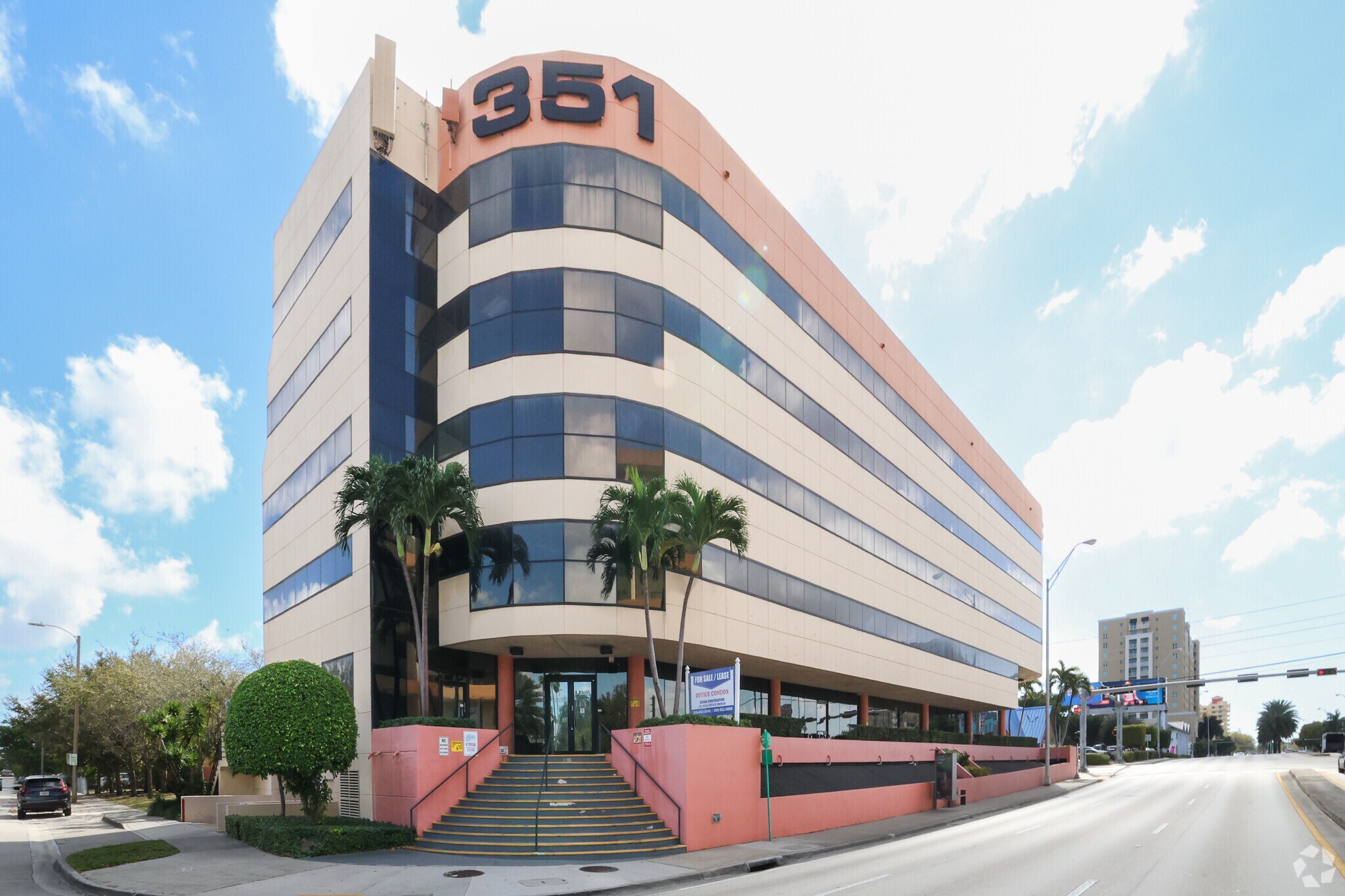 351 NW Le Jeune Rd, Miami, FL à vendre Photo principale– Image 1 sur 19