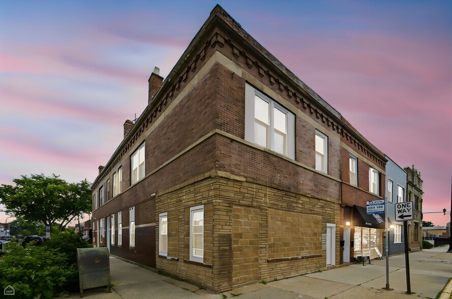 2301 S Laramie Ave, Cicero, IL à vendre - Photo de l’immeuble – Image 2 sur 44