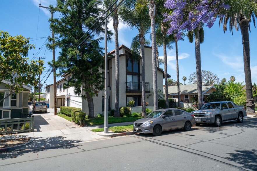 729 Freeman Ave, Long Beach, CA à vendre - Photo de l’immeuble – Image 2 sur 11