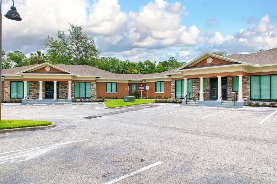 741 Ciara Creek Cv, Longwood, FL à vendre - Photo de l’immeuble – Image 2 sur 32