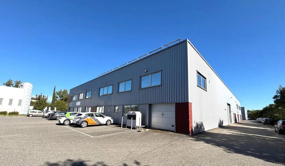 Local d'activités dans Toulouse à vendre - Photo de l’immeuble – Image 2 sur 12