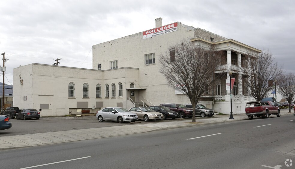 202 N Central Ave, Medford, OR à louer - Photo de l’immeuble – Image 3 sur 3